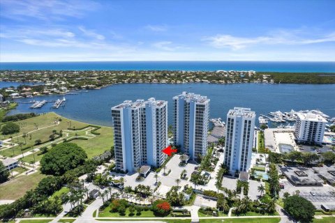 Купить кондоминиум в Норт-Палм-Бич, Флорида 3 комнаты, 227.15м2, № 2086289 - фото 2