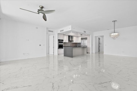 Купить кондоминиум в Норт-Палм-Бич, Флорида 3 комнаты, 227.15м2, № 2086289 - фото 16