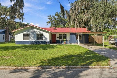 Villa ou maison à Crescent City, Floride 4 chambres, 167.97 m2 № 2431903