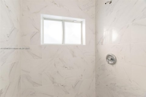 Villa ou maison à vendre à Miami, Floride: 3 chambres, 74.32 m2 № 1816424 - photo 24