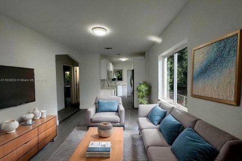 Villa ou maison à vendre à Miami, Floride: 3 chambres, 74.32 m2 № 1816424 - photo 2