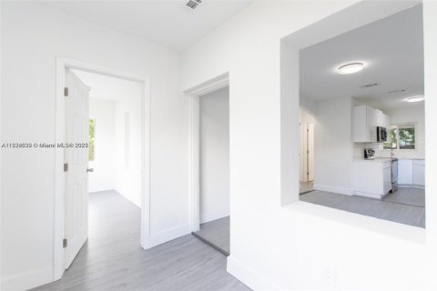 Villa ou maison à vendre à Miami, Floride: 3 chambres, 74.32 m2 № 1816424 - photo 14
