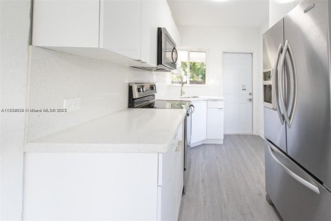 Villa ou maison à vendre à Miami, Floride: 3 chambres, 74.32 m2 № 1816424 - photo 17