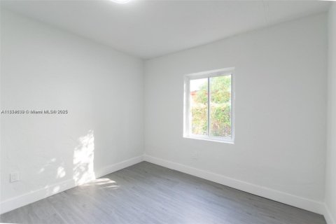 Villa ou maison à vendre à Miami, Floride: 3 chambres, 74.32 m2 № 1816424 - photo 22
