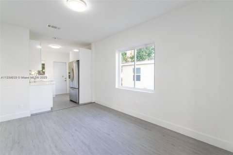 Villa ou maison à vendre à Miami, Floride: 3 chambres, 74.32 m2 № 1816424 - photo 16
