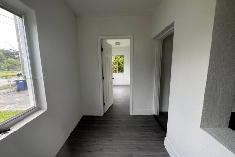 Villa ou maison à vendre à Miami, Floride: 3 chambres, 74.32 m2 № 1816424 - photo 19