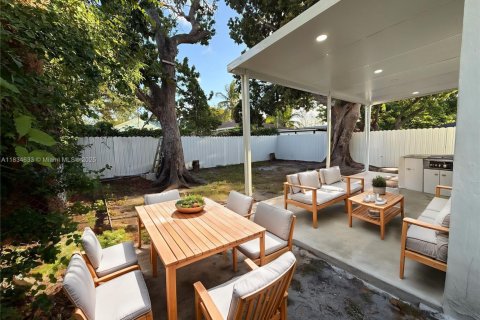 Villa ou maison à vendre à Miami, Floride: 3 chambres, 74.32 m2 № 1816424 - photo 1