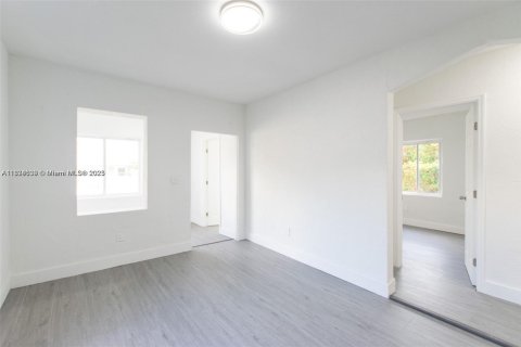 Villa ou maison à vendre à Miami, Floride: 3 chambres, 74.32 m2 № 1816424 - photo 18