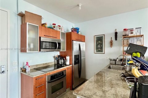 Снять в аренду кондоминиум в Майами, Флорида 1 спальня, 75.07м2, № 2028562 - фото 2