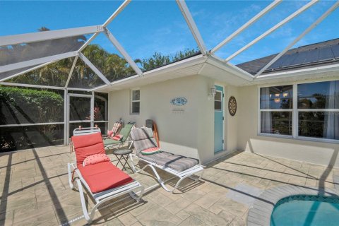 House in Cape Coral, Florida 3 bedrooms, 159.05 sq.m. № 1614972 - photo 22