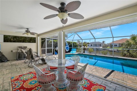 House in Cape Coral, Florida 3 bedrooms, 159.05 sq.m. № 1614972 - photo 30