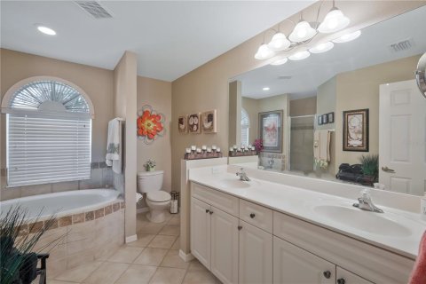 House in Cape Coral, Florida 3 bedrooms, 159.05 sq.m. № 1614972 - photo 15