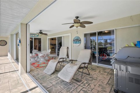 House in Cape Coral, Florida 3 bedrooms, 159.05 sq.m. № 1614972 - photo 20