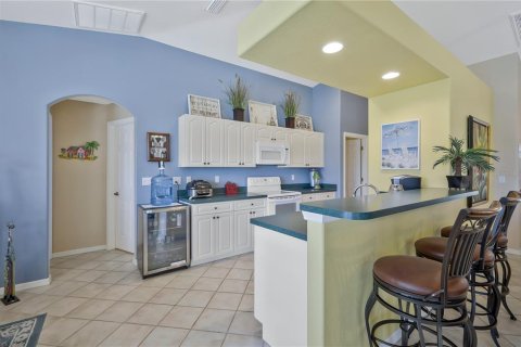 House in Cape Coral, Florida 3 bedrooms, 159.05 sq.m. № 1614972 - photo 9