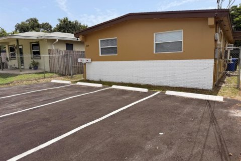 Apartment in Fort Lauderdale, Florida 2 bedrooms, 138.24 sq.m. № 2250681 - photo 3