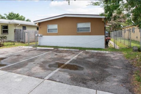 Apartment in Fort Lauderdale, Florida 2 bedrooms, 138.24 sq.m. № 2250681 - photo 5