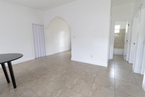 Apartment in Fort Lauderdale, Florida 2 bedrooms, 138.24 sq.m. № 2250681 - photo 6