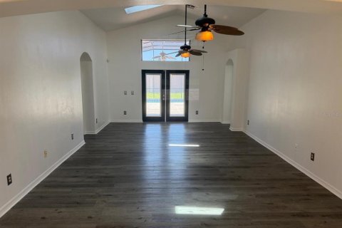 Villa ou maison à louer à Kissimmee, Floride: 5 chambres, 198.44 m2 № 2119122 - photo 10