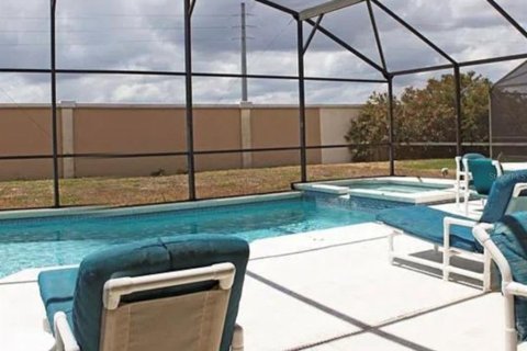 Villa ou maison à louer à Kissimmee, Floride: 5 chambres, 198.44 m2 № 2119122 - photo 12