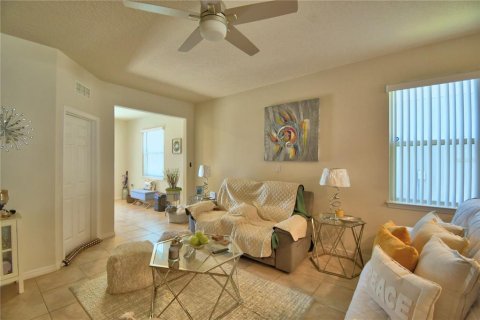 Casa en venta en Kissimmee, Florida, 3 dormitorios, 144.37 m2 № 2115406 - foto 15
