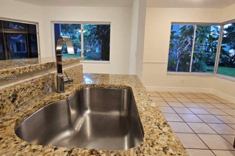 Townhouse in Plantation, Florida 3 bedrooms, 139.73 sq.m. № 1978893 - photo 24