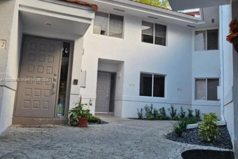 Townhouse in Plantation, Florida 3 bedrooms, 139.73 sq.m. № 1978893 - photo 2