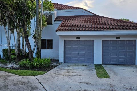 Townhouse in Plantation, Florida 3 bedrooms, 139.73 sq.m. № 1978893 - photo 4