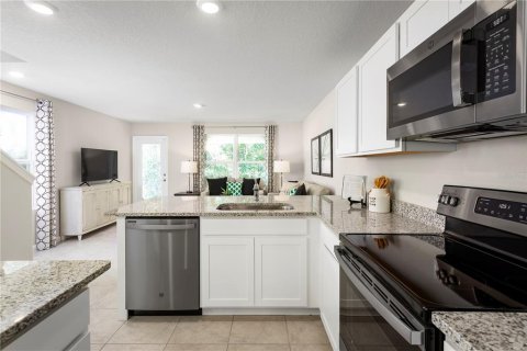 Townhouse in South Daytona, Florida 3 bedrooms, 133.87 sq.m. № 1767851 - photo 3