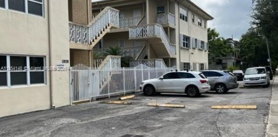 Condo in Hollywood, Florida, 2 bedrooms № 1871990