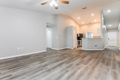 House in Kissimmee, Florida 3 bedrooms, 162.21 sq.m. № 1886201 - photo 8