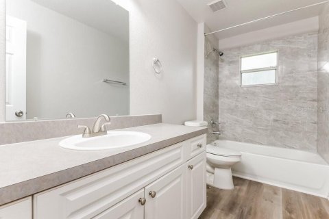 House in Kissimmee, Florida 3 bedrooms, 162.21 sq.m. № 1886201 - photo 15