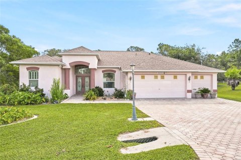 Casa en Weeki Wachee, Florida 5 dormitorios, 202.62 m2 № 2308889