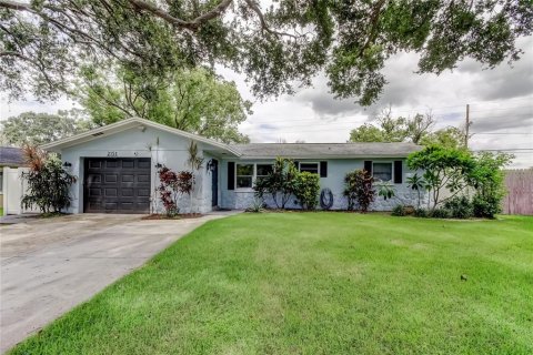 Casa en alquiler en Largo, Florida, 3 dormitorios, 115.2 m2 № 1903055 - foto 1