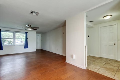 Casa en alquiler en Largo, Florida, 3 dormitorios, 115.2 m2 № 1903055 - foto 2