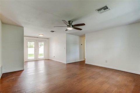 Casa en alquiler en Largo, Florida, 3 dormitorios, 115.2 m2 № 1903055 - foto 3