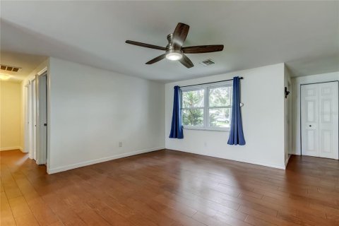 Casa en alquiler en Largo, Florida, 3 dormitorios, 115.2 m2 № 1903055 - foto 4