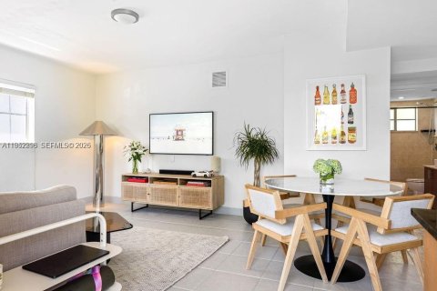 Снять в аренду кондоминиум в Майами-Бич, Флорида 1 спальня, 57.69м2, № 2006626 - фото 4