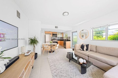 Снять в аренду кондоминиум в Майами-Бич, Флорида 1 спальня, 57.69м2, № 2006626 - фото 1