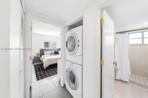 Снять в аренду кондоминиум в Майами-Бич, Флорида 1 спальня, 57.69м2, № 2006626 - фото 18