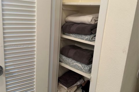 Copropriété à louer à Surfside, Floride: 1 chambre, 85.28 m2 № 1963045 - photo 20