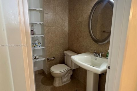 Copropriété à louer à Surfside, Floride: 1 chambre, 85.28 m2 № 1963045 - photo 14