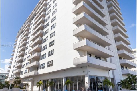 Copropriété à louer à Surfside, Floride: 1 chambre, 85.28 m2 № 1963045 - photo 6