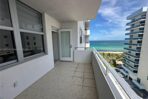 Copropriété à louer à Surfside, Floride: 1 chambre, 85.28 m2 № 1963045 - photo 25