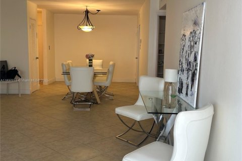 Copropriété à louer à Surfside, Floride: 1 chambre, 85.28 m2 № 1963045 - photo 29