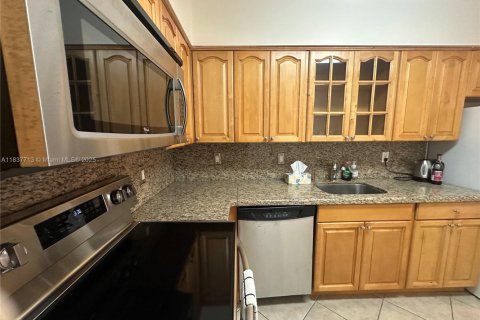 Copropriété à louer à Surfside, Floride: 1 chambre, 85.28 m2 № 1963045 - photo 21