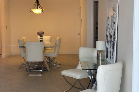 Copropriété à louer à Surfside, Floride: 1 chambre, 85.28 m2 № 1963045 - photo 28