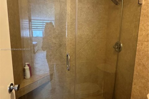 Copropriété à louer à Surfside, Floride: 1 chambre, 85.28 m2 № 1963045 - photo 10