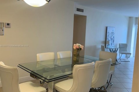 Copropriété à louer à Surfside, Floride: 1 chambre, 85.28 m2 № 1963045 - photo 18