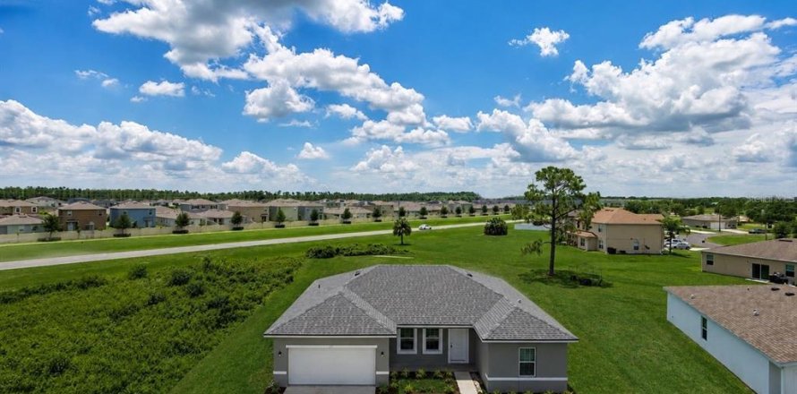 House in Ocala, Florida 4 bedrooms, 146.6 sq.m. № 2122826