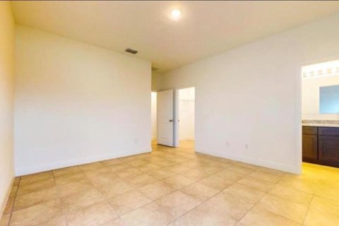 House in Ocala, Florida 4 bedrooms, 146.6 sq.m. № 2122826 - photo 16